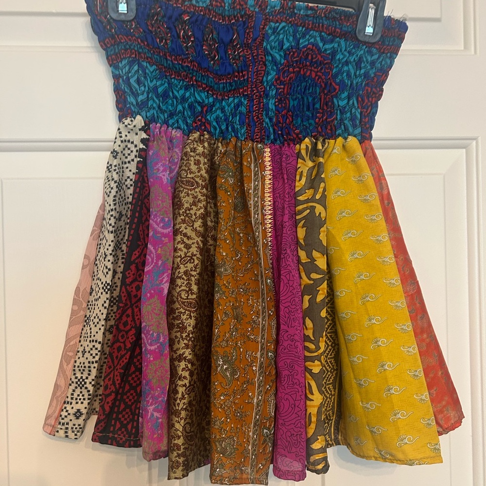 Multicolor Halter Top - Picture 2 of 5